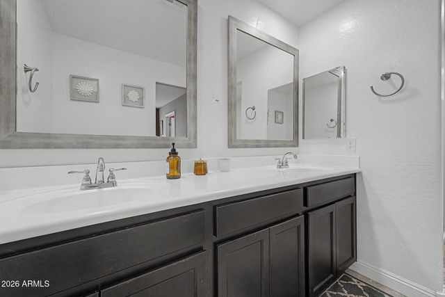 255 N 69TH Place, Mesa, AZ 85207