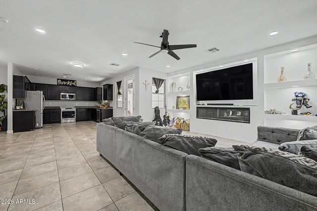 255 N 69TH Place, Mesa, AZ 85207