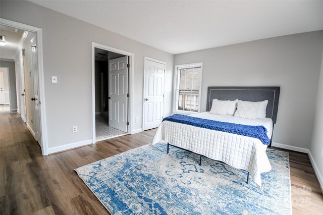 2521 Quail Lake Drive, Charlotte, NC 28210