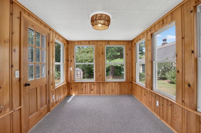 299 Concord Rd, Bedford, MA 01730