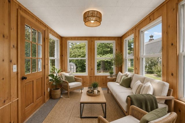 299 Concord Rd, Bedford, MA 01730