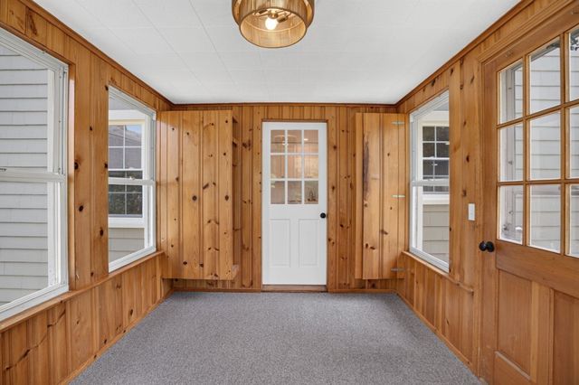 299 Concord Rd, Bedford, MA 01730