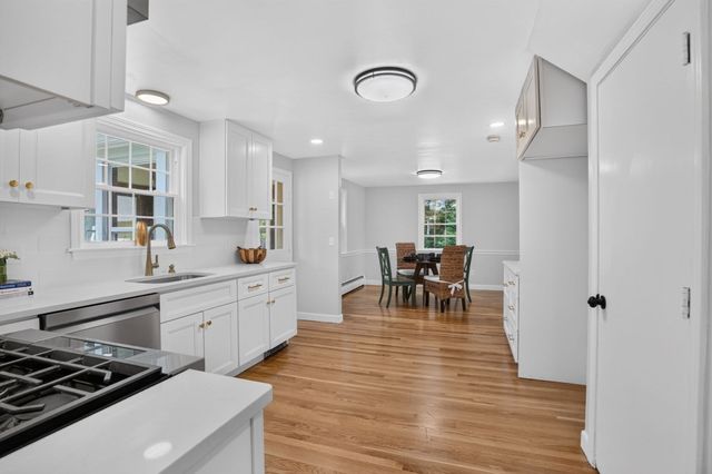 299 Concord Rd, Bedford, MA 01730