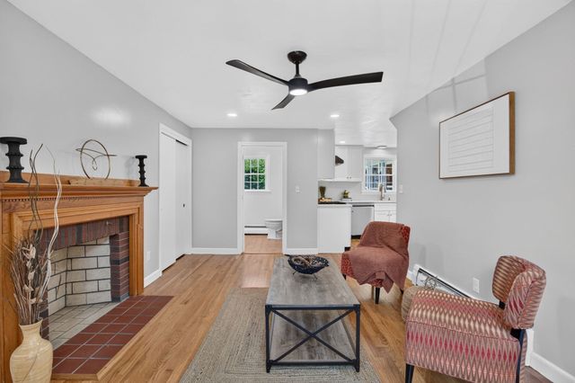299 Concord Rd, Bedford, MA 01730