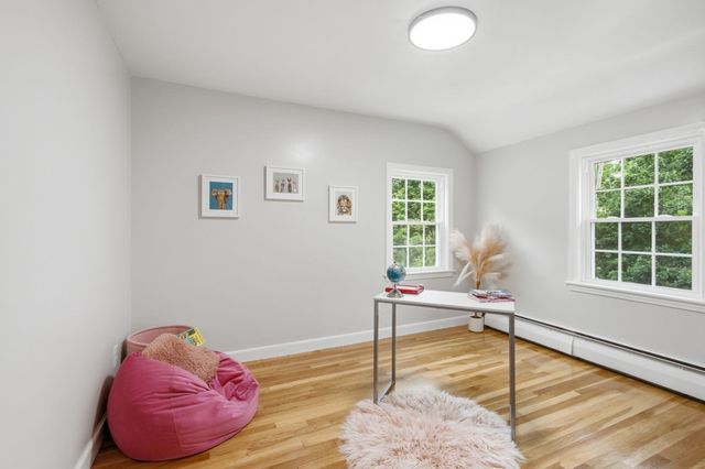 299 Concord Rd, Bedford, MA 01730