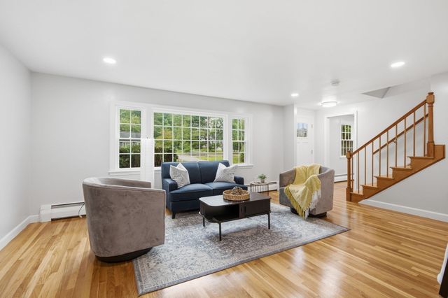 299 Concord Rd, Bedford, MA 01730