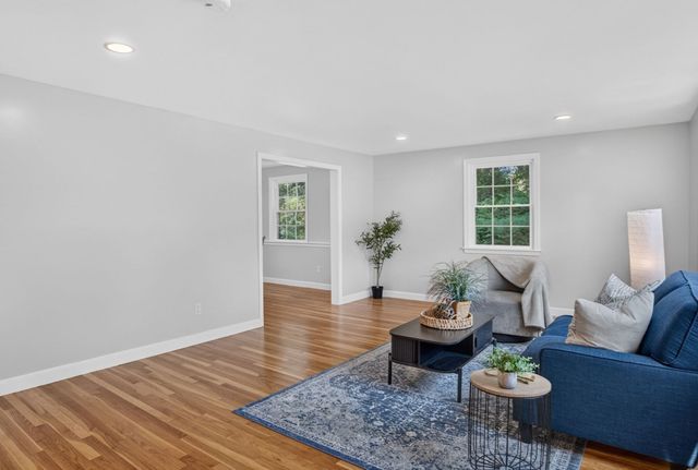 299 Concord Rd, Bedford, MA 01730