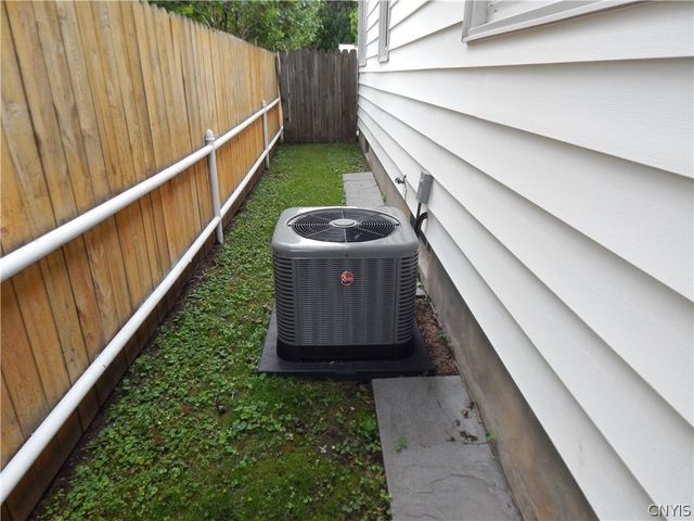 217 Briggs Street, Syracuse, NY 13208