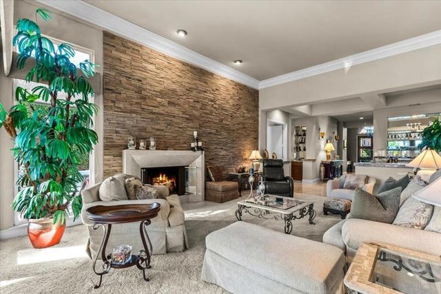 48130 Paso Tiempo Lane, La Quinta, CA 92253