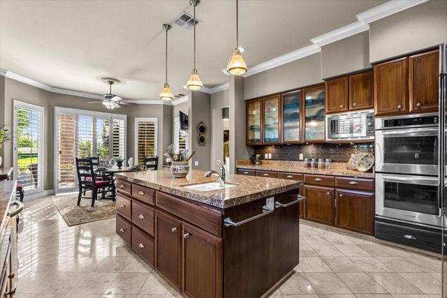 48130 Paso Tiempo Lane, La Quinta, CA 92253