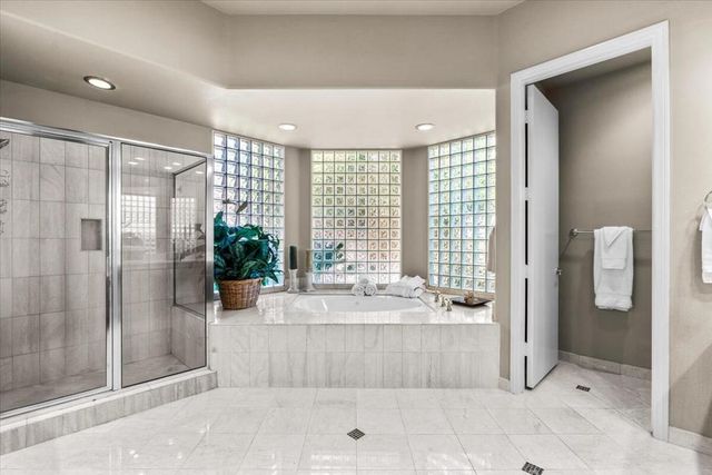 48130 Paso Tiempo Lane, La Quinta, CA 92253