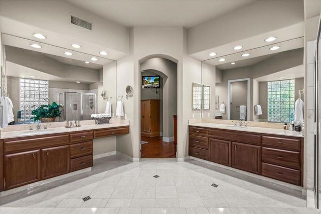 48130 Paso Tiempo Lane, La Quinta, CA 92253