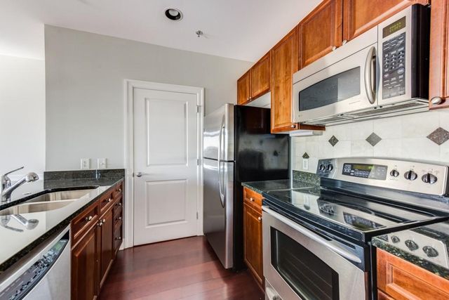 325 E Paces Ferry NE Road 1706, Atlanta, GA 30305