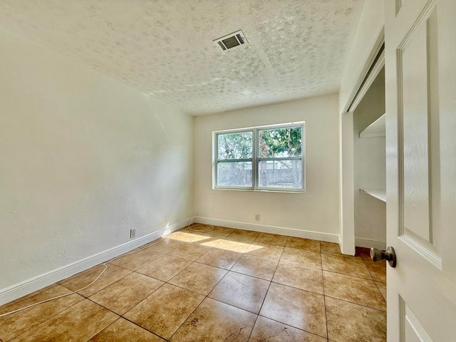 355 NW 8th Avenue, Delray Beach, FL 33444