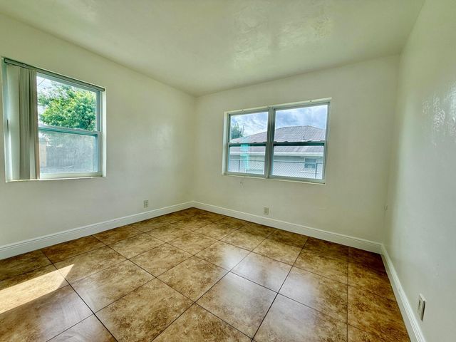 355 NW 8th Avenue, Delray Beach, FL 33444