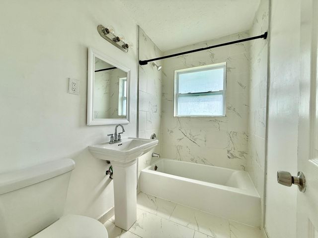 355 NW 8th Avenue, Delray Beach, FL 33444