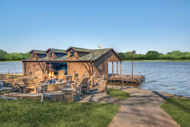 206 Dogwood Point, Winnsboro, TX 75494