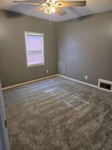 1725 E AVENUE, Council Bluffs, IA 51501