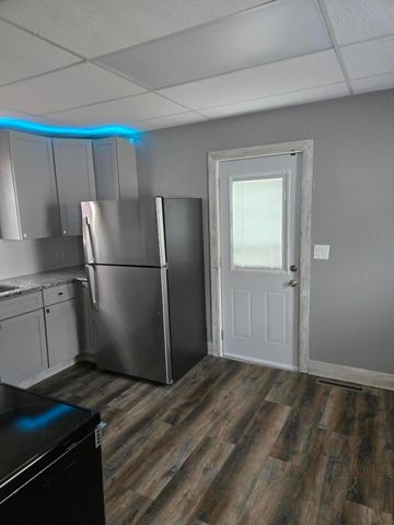 1725 E AVENUE, Council Bluffs, IA 51501