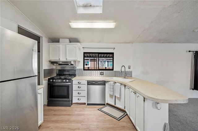 2885 Green Tree Avenue, Las Vegas, NV 89142