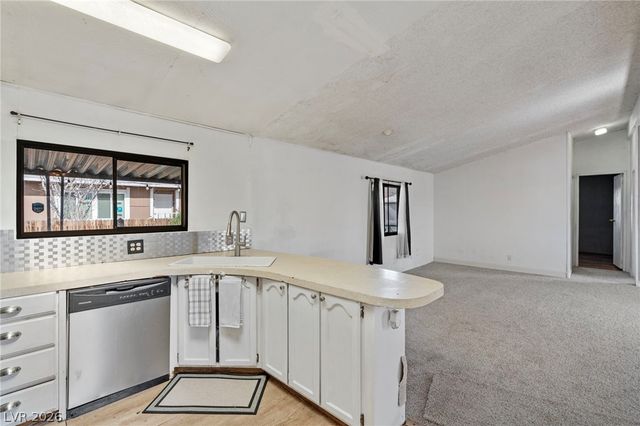 2885 Green Tree Avenue, Las Vegas, NV 89142