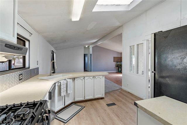 2885 Green Tree Avenue, Las Vegas, NV 89142