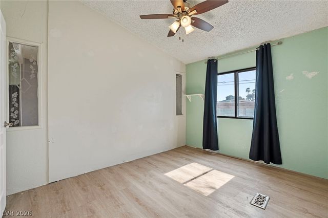 2885 Green Tree Avenue, Las Vegas, NV 89142