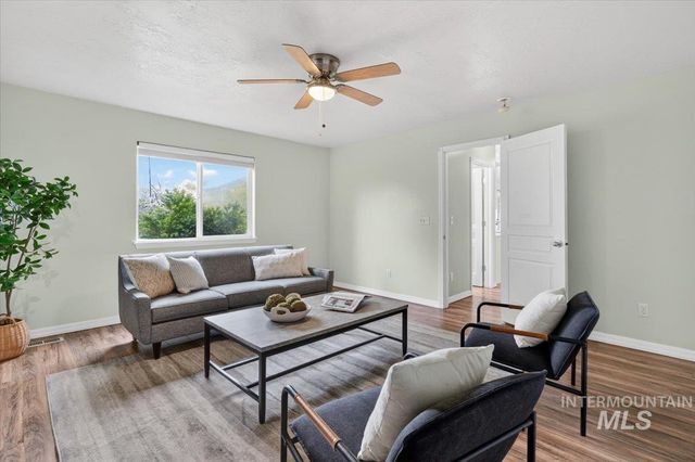 10448 W Merab Ct, Star, ID 83669