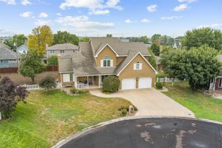 2920 Karen Ct, Salina, KS 67401