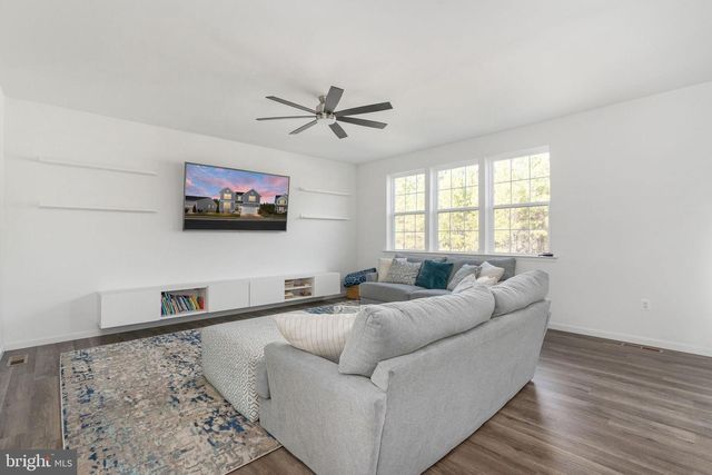 6371 POINTER LN, King George, VA 22485