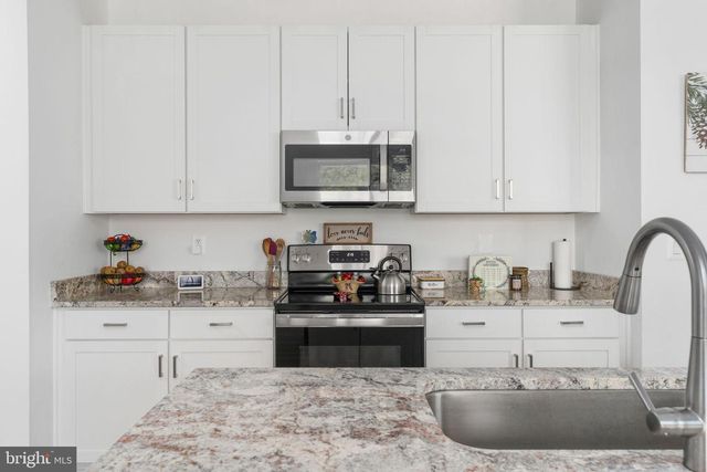 6371 POINTER LN, King George, VA 22485