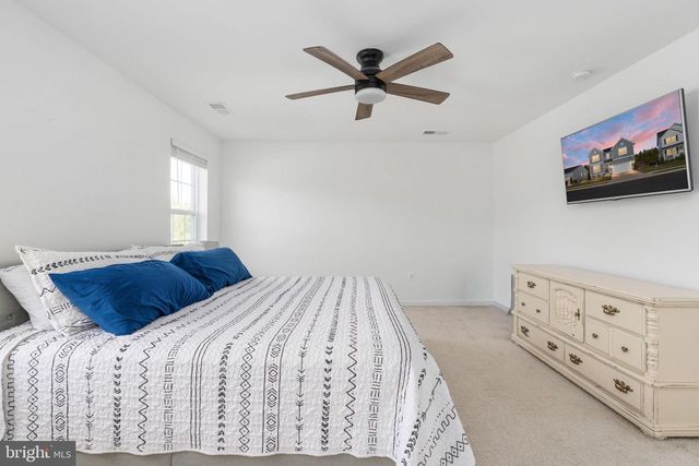 6371 POINTER LN, King George, VA 22485