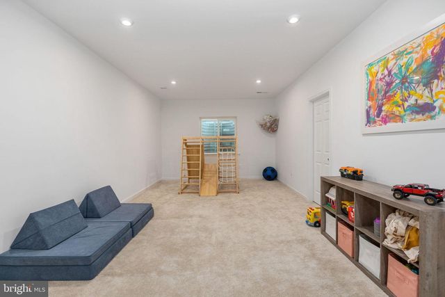 6371 POINTER LN, King George, VA 22485