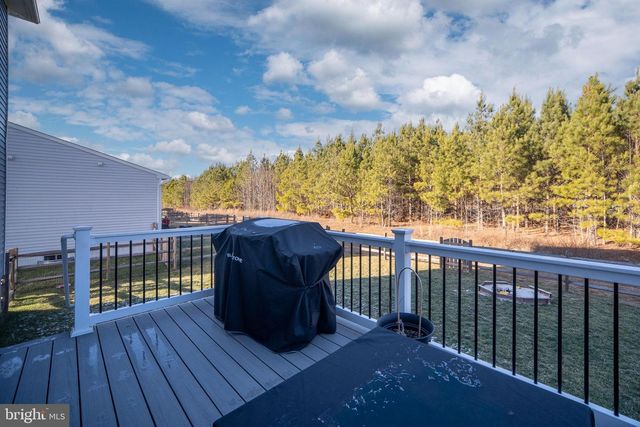 6371 POINTER LN, King George, VA 22485