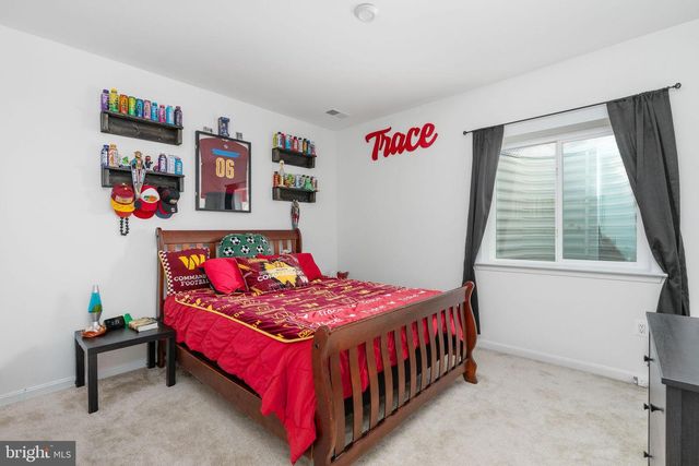 6371 POINTER LN, King George, VA 22485