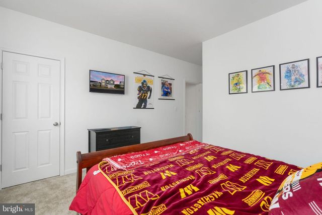 6371 POINTER LN, King George, VA 22485