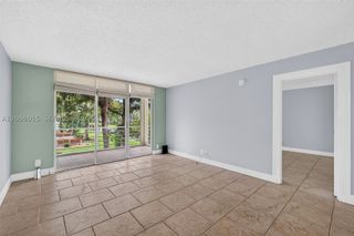 4898 NW 29th Ct 201, Lauderdale Lakes, FL 33313