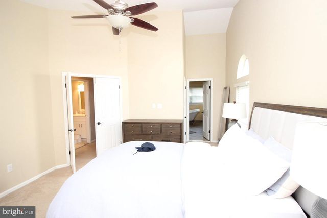 72 SKYVIEW WAY, Newtown, PA 18940
