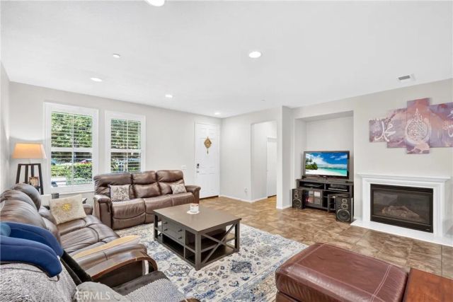15723 Parkhouse 3, Fontana, CA 92336