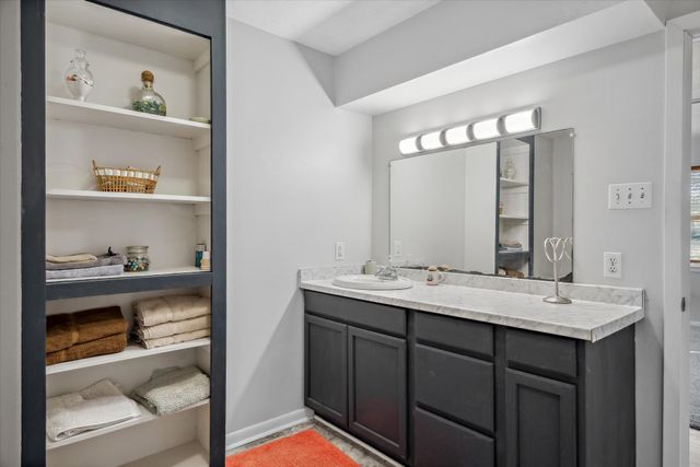 542 S Houston Street, Edgewood, TX 75117