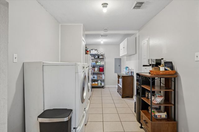 542 S Houston Street, Edgewood, TX 75117