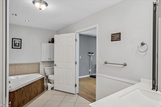 542 S Houston Street, Edgewood, TX 75117