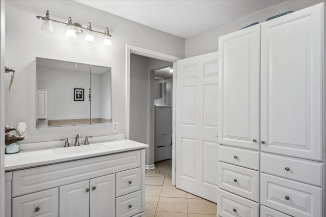 542 S Houston Street, Edgewood, TX 75117