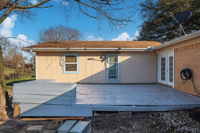 542 S Houston Street, Edgewood, TX 75117