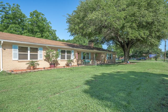 542 S Houston Street, Edgewood, TX 75117