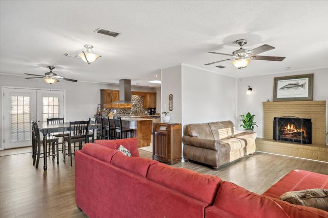 542 S Houston Street, Edgewood, TX 75117
