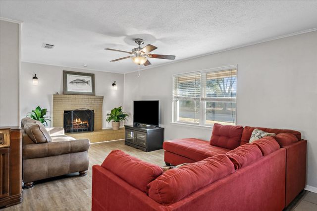 542 S Houston Street, Edgewood, TX 75117