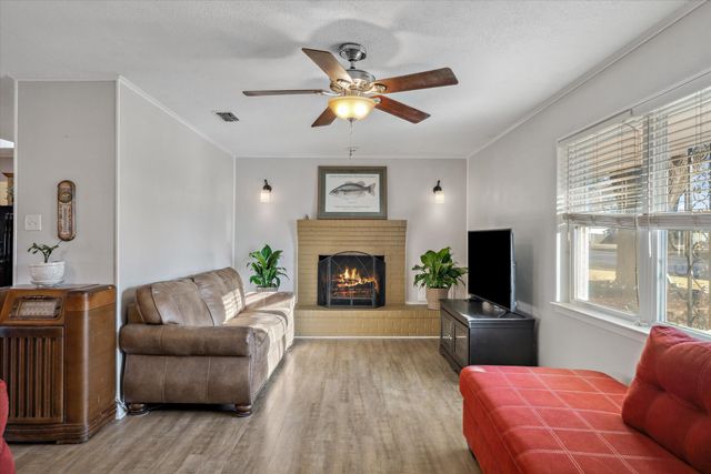 542 S Houston Street, Edgewood, TX 75117