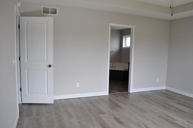 6886 Jewel Avenue S, Cottage Grove, MN 55016