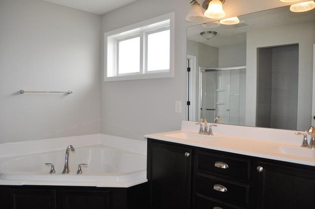 6886 Jewel Avenue S, Cottage Grove, MN 55016
